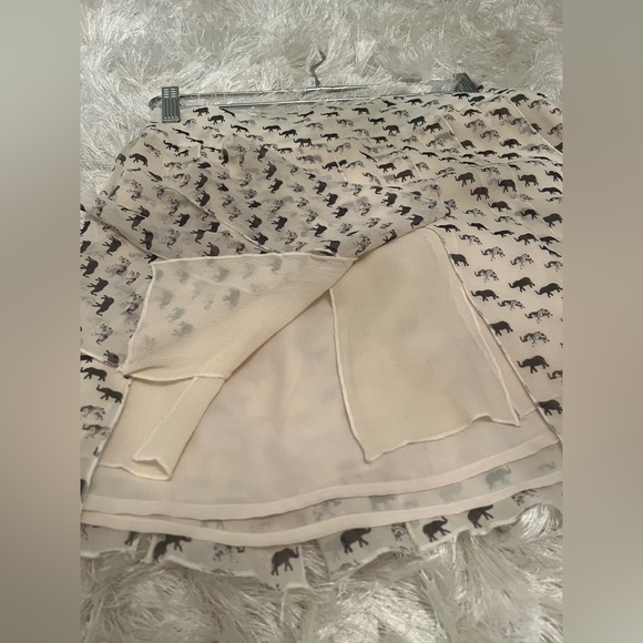Club Monaco Silk Mini Skirt - Size 2 - Picture 3 of 3